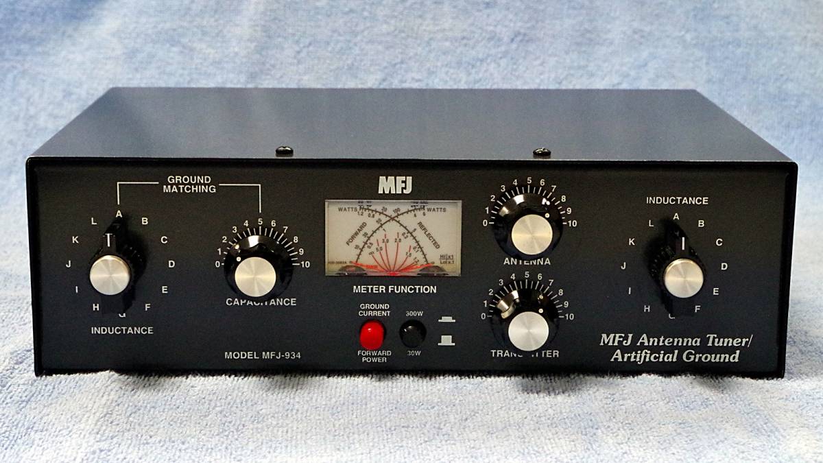 MFJ-934 HF obi antenna tuner + person .RF Grand 