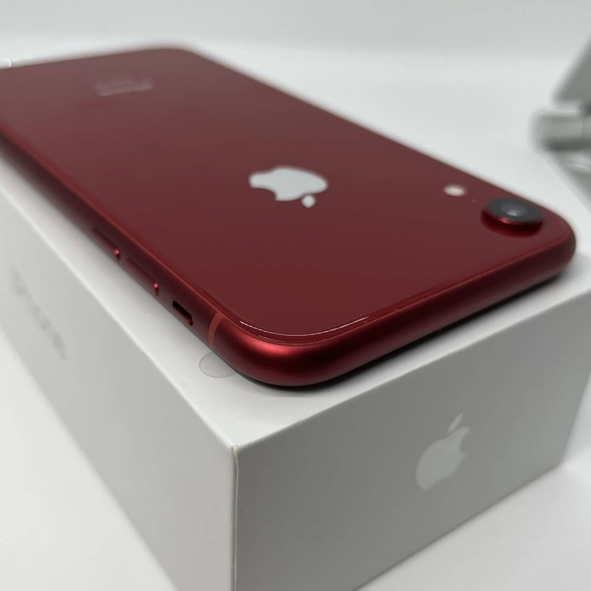 新品　iPhone XR レッド 128 GB SIMフリー　本体_画像4