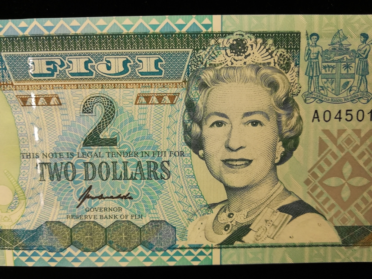 【外国紙幣/旧紙幣/古紙幣】フィジー紙幣 2ドル ピン札/美品 管理929 S_画像4