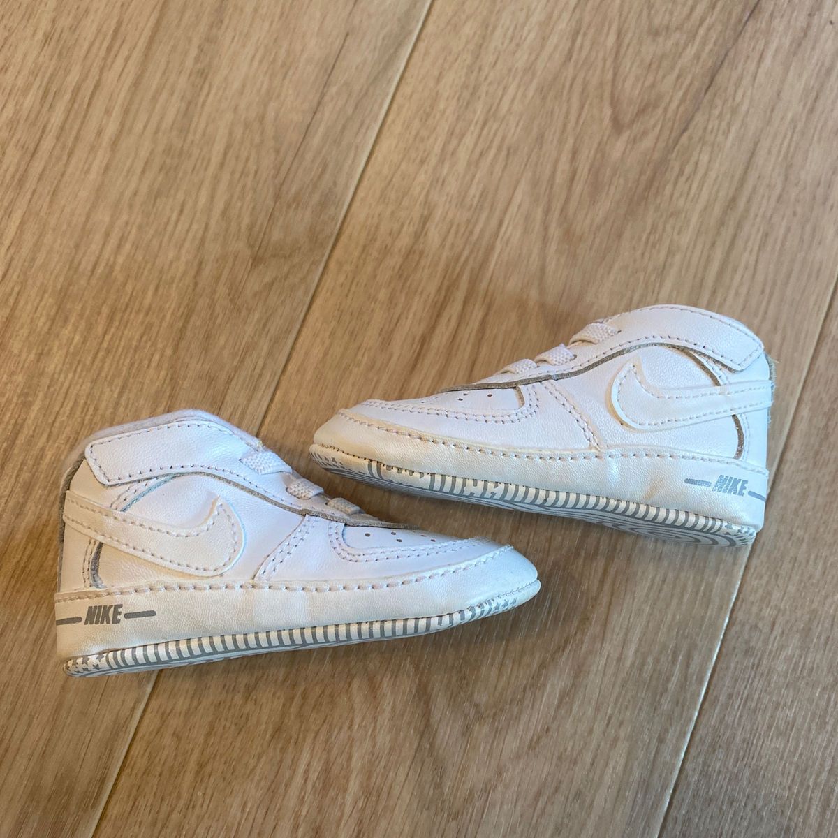 新品　未使用　NIKE ベビーシューズ　子供靴　ベビー　スニーカー　ナイキ