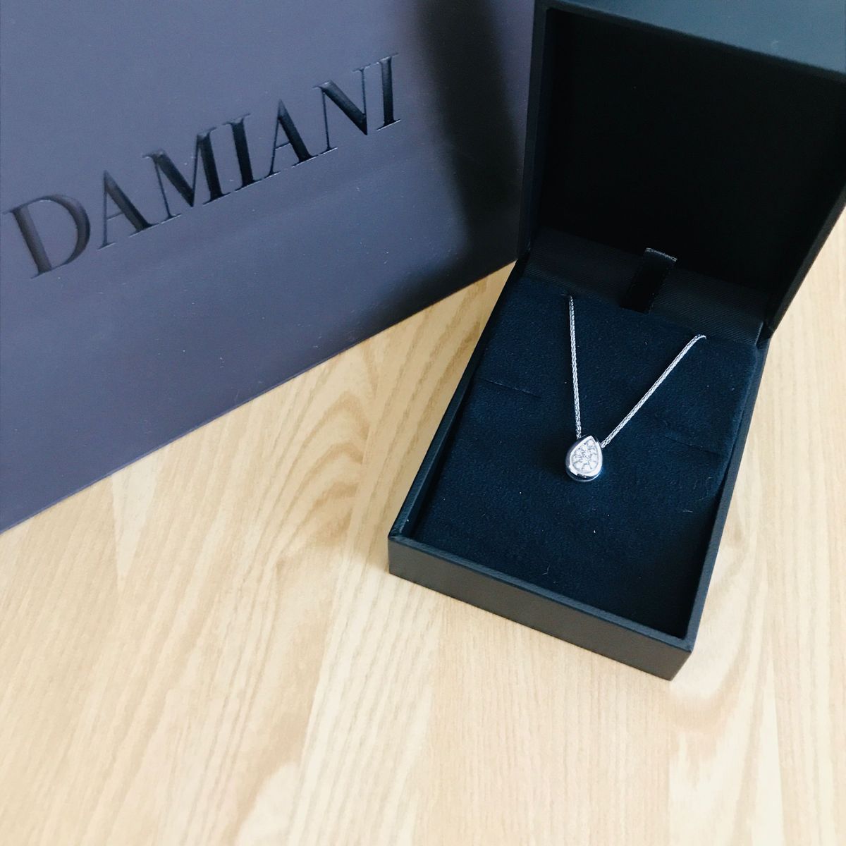 激レア　ダミアーニ　DAMIANI ティアドロップ　ダイヤ　ネックレス　雫　WG