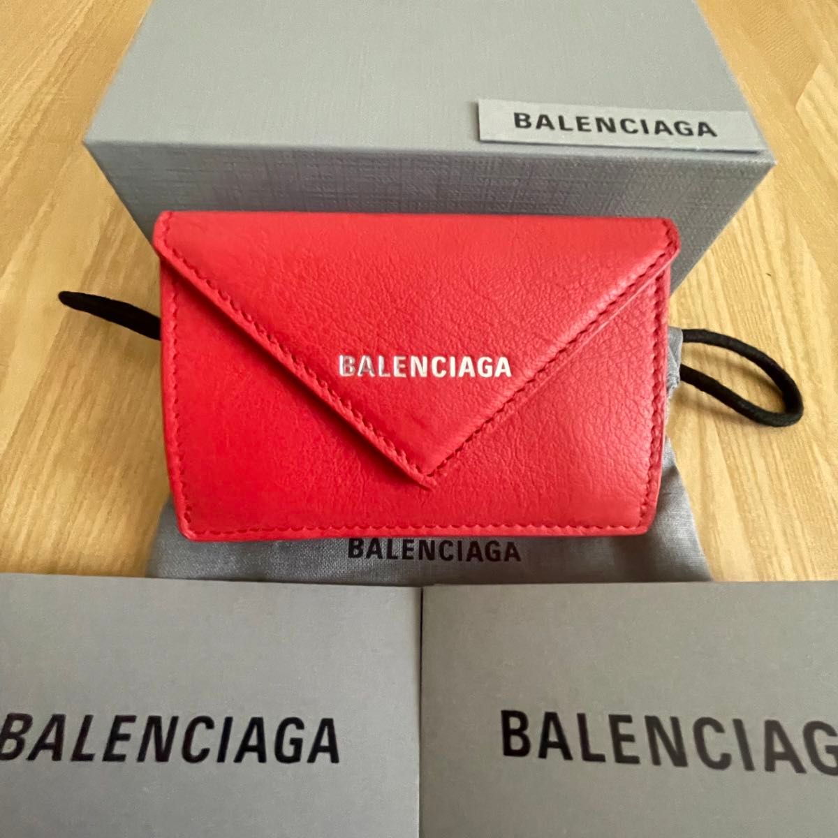 新品未使用　バレンシアガ　ペーパーミニウォレット　三つ折り財布　ミニ財布　赤 BALENCIAGA