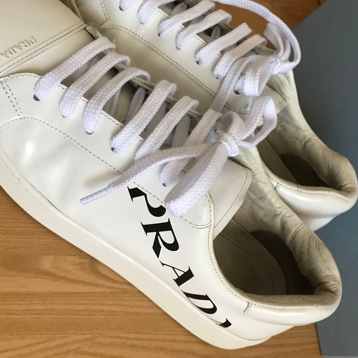 美品 PRADA プラダ メンズ ロゴスニーカー 26 5㎝ 白 7ハーフ 美品 PRADA プラダ メンズ ロゴスニーカー 26 5㎝ 白 7ハーフ
