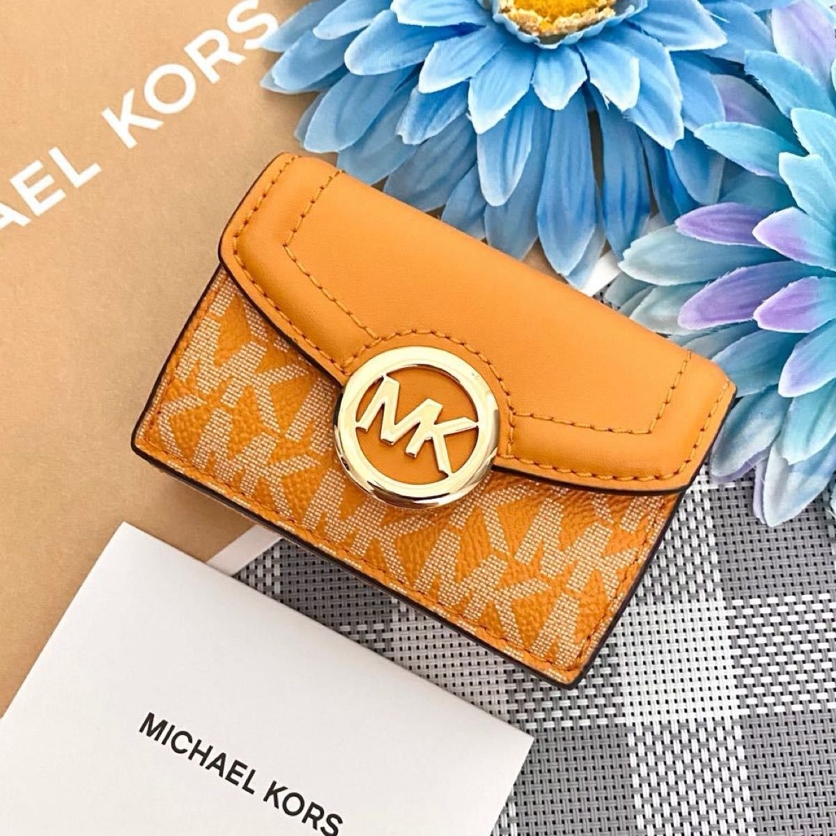 【新品】MICHAEL KORS イエロー シグネチャー レザー 折り財布