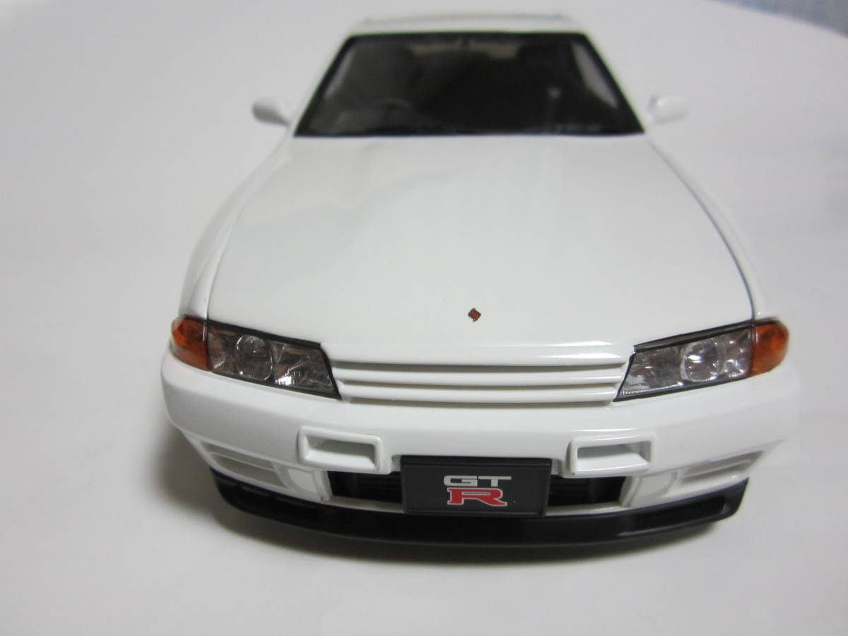 即決 オートアート 1/18 ニッサン スカイライン GT-R (R32) V-SPECⅡ チューンド・バージョン　クリスタルホワイト_画像6