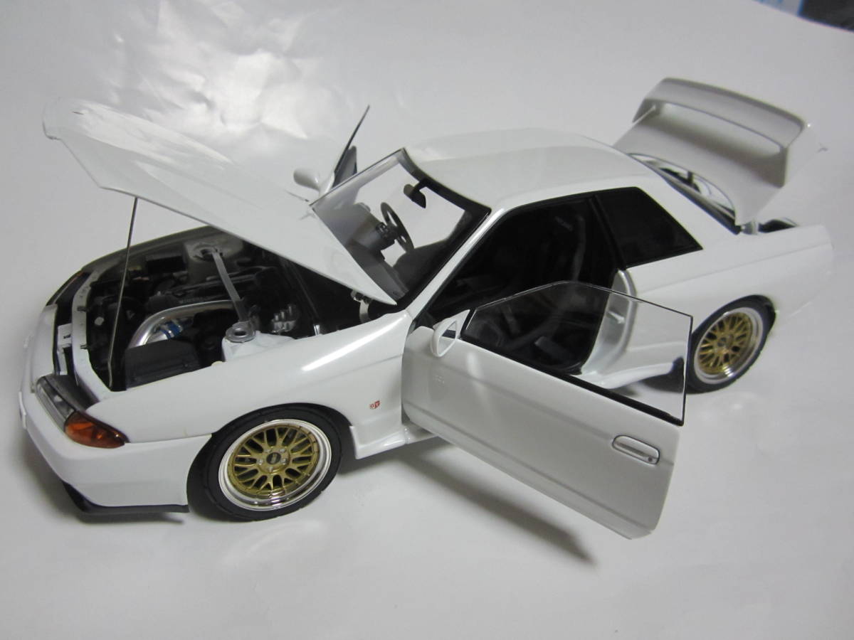 即決 オートアート 1/18 ニッサン スカイライン GT-R (R32) V-SPECⅡ チューンド・バージョン　クリスタルホワイト_画像7