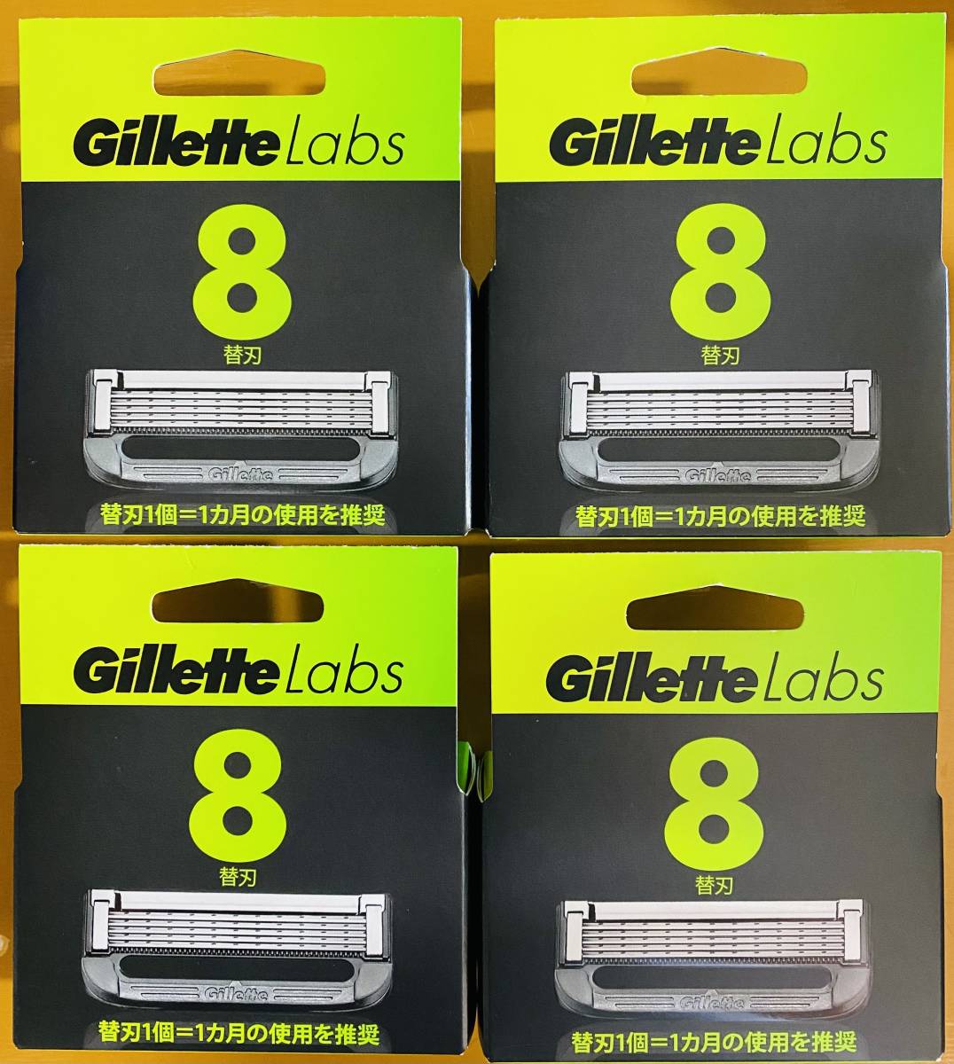 替刃32個　Gillette Labs (ジレットラボ）角質除去バー搭載　　8個入り　4箱_画像1