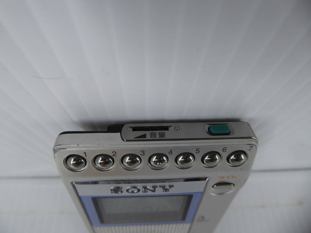 ★☆SONY ワイドFM対応 FM/AMポケットラジオ ICF-R550V 難あり動作品 オマケ新品電池付き☆★_画像2