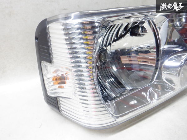  Nissan original U71W Clipper Rio halogen head light headlamp right right side driver`s seat side STANLEY P5701 shelves 2J14