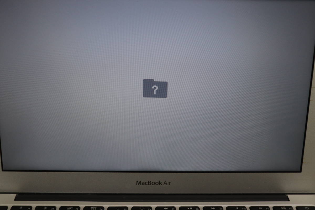 Y08/360 Apple MacBook Air A1370 11.6インチ ノートPC 通電OK ジャンク_画像9