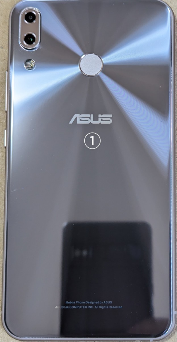 ASUS Zenfone5 ZE620KL X00QD 国内SIMフリー版1 使用感ありますが割ときれい☆ UQやPOVOでも♪_画像6
