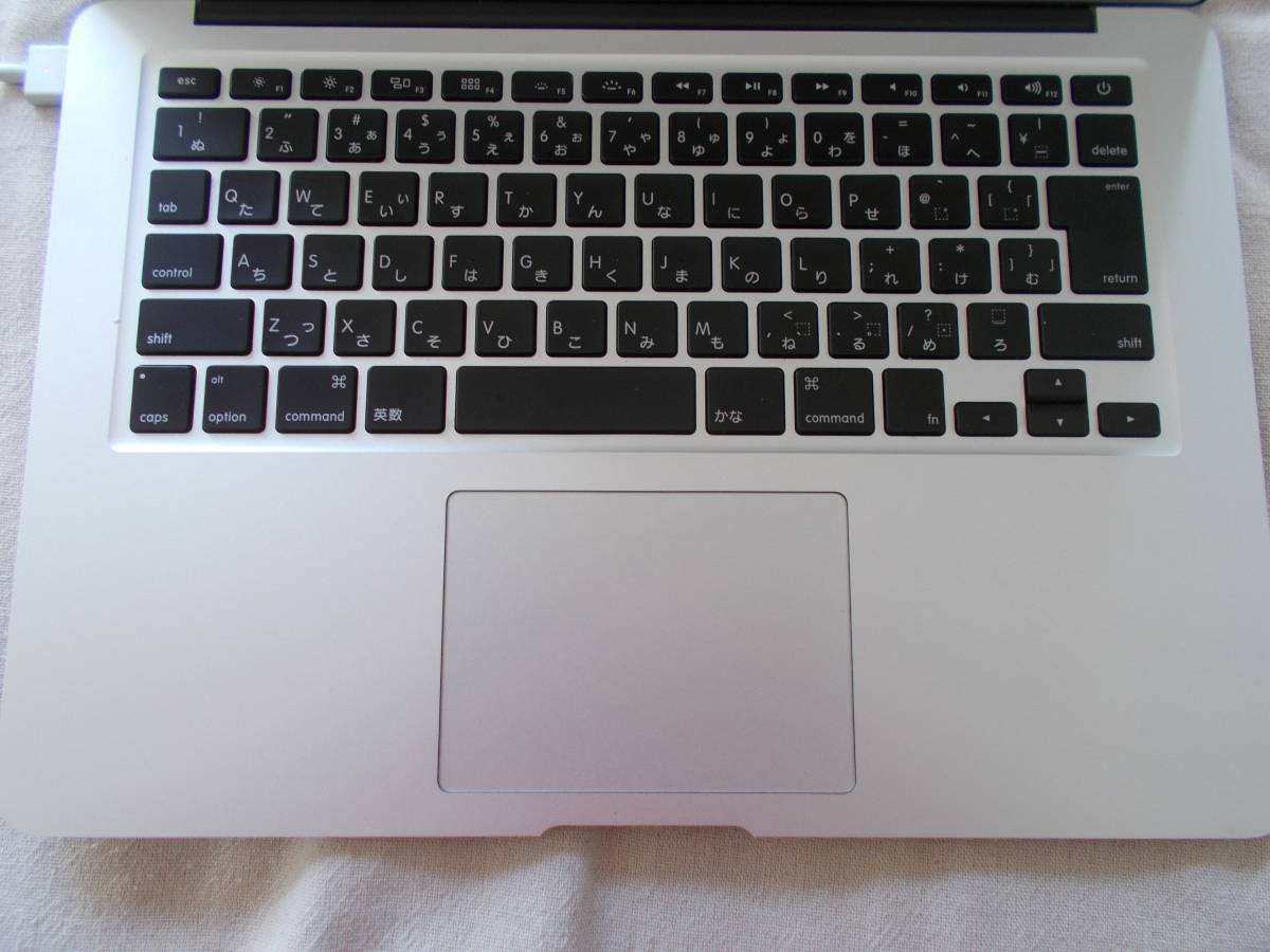 41.Mac Book Air 13inch・Early 2014・SSD251GB・中古（ジャンク）・充電器あり・バッテリー無し_画像2