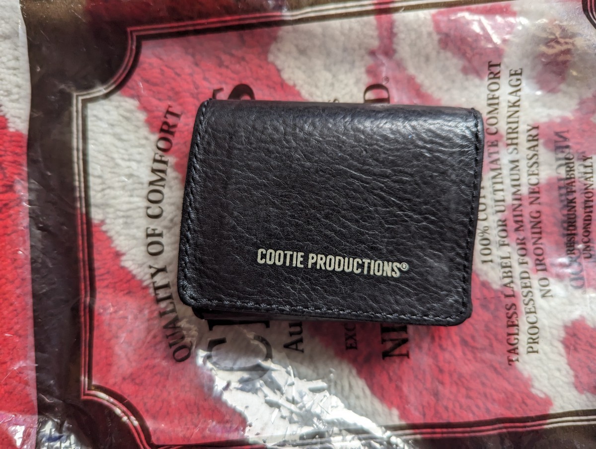 COOTIE クーティー　Leather Clasp Wallet 三つ折財布　小銭カード札入れあり　中古品_画像1