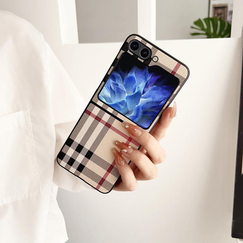 Galaxy Z Flip5 ケース 可愛いチェック柄 韓国 カバー ベージュ_画像2