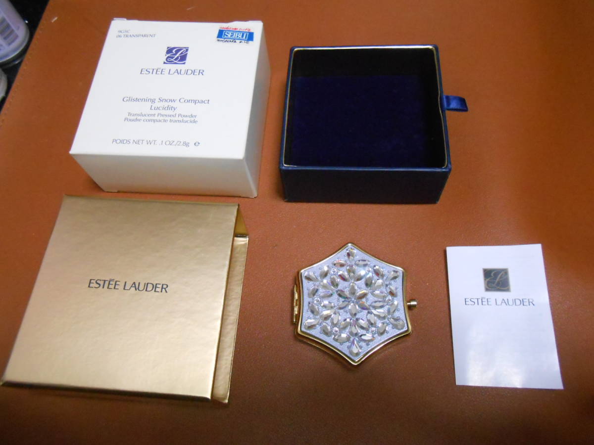 ESTEE LAUDER Glistening Snow Compact　レア商品　コレクション放出_画像2