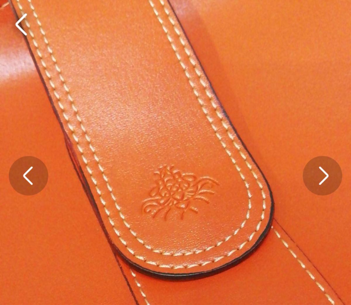 オレンジ色のハンドバッグ　未使用品　ワンポイントにお洒落カラー　クリスマス ショルダーバッグ ハンドバッグ