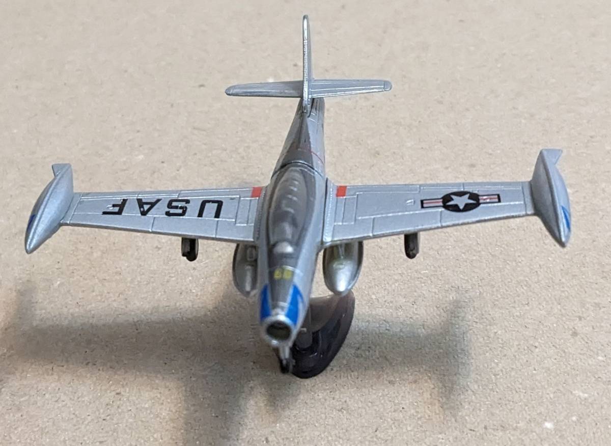  шоколадное яйцо истребитель 3 F-84G Thunder jet 