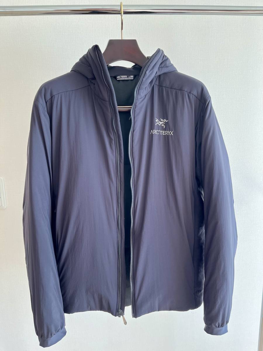 【中古美品】ARC’TERYX アークテリクス アトムARフーディ Mサイズ ブラック 黒 送料無料_画像4