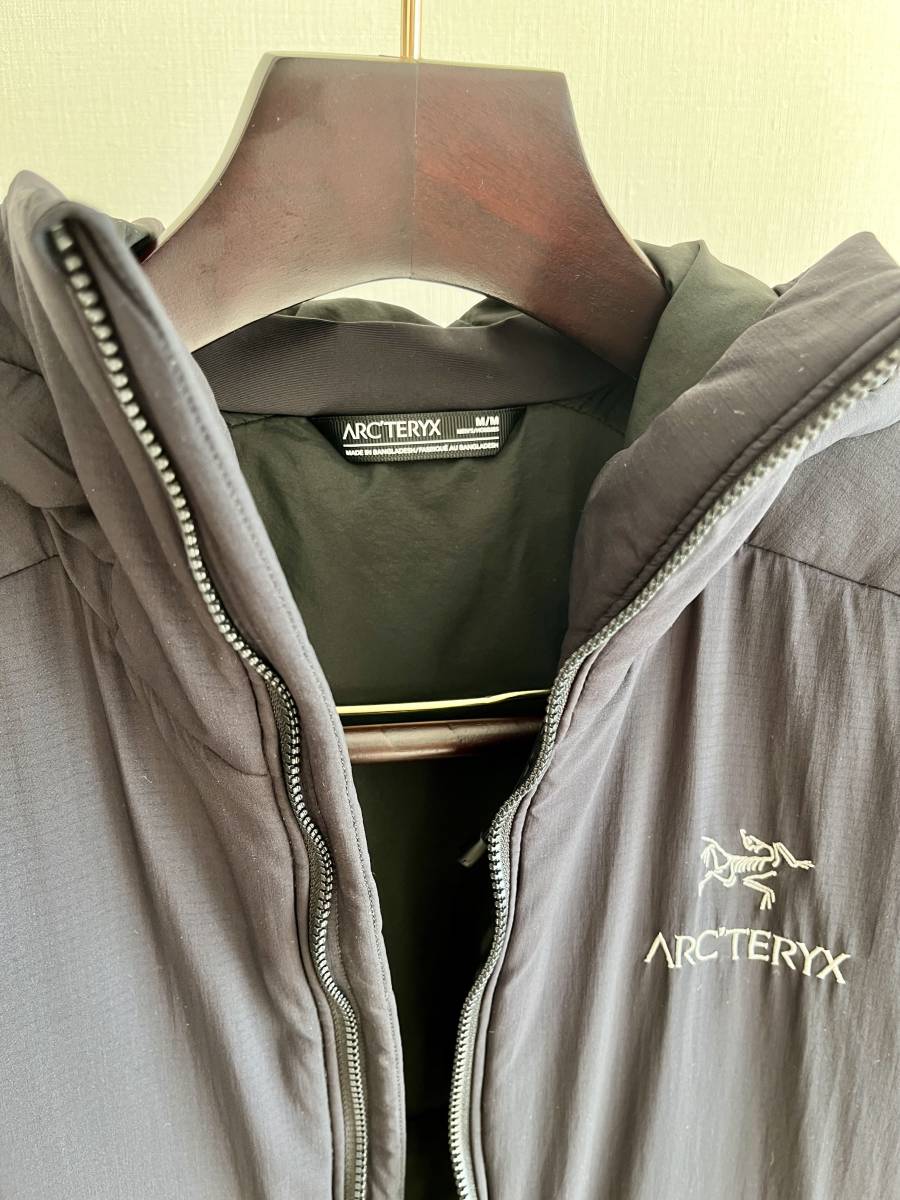 【中古美品】ARC’TERYX アークテリクス アトムARフーディ Mサイズ ブラック 黒 送料無料_画像5