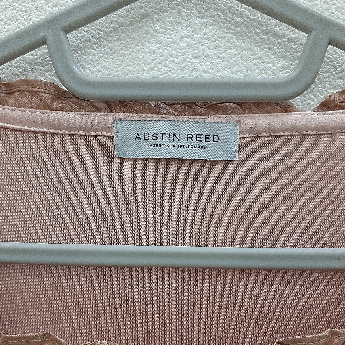 Austin Reed オースチンリード カットソー ブラウス 38 着丈53cm 袖丈42cm 身幅40cm 肩幅36cm トリアセテート78% ポリエステル22%_画像3