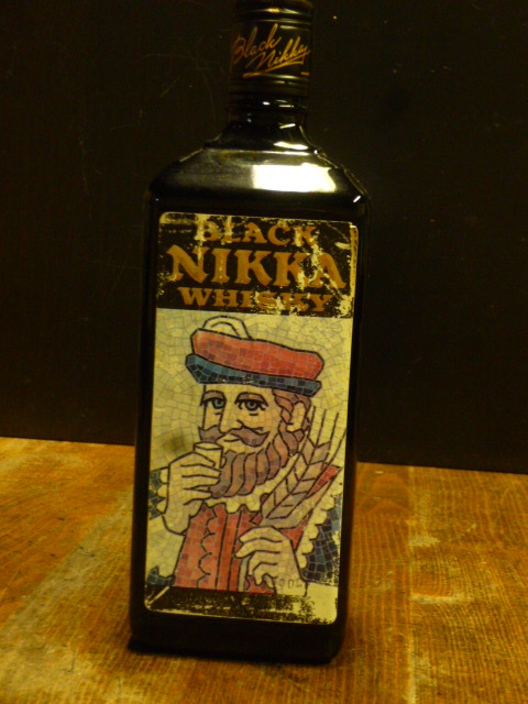 １級「BLACK NIKKA」1982～89年の流通 髭のブラック ニッカ 黒キャップ 南青山 720ml 42度 余市 カフェグレーン BLACK NIKKA-1201-A_画像6