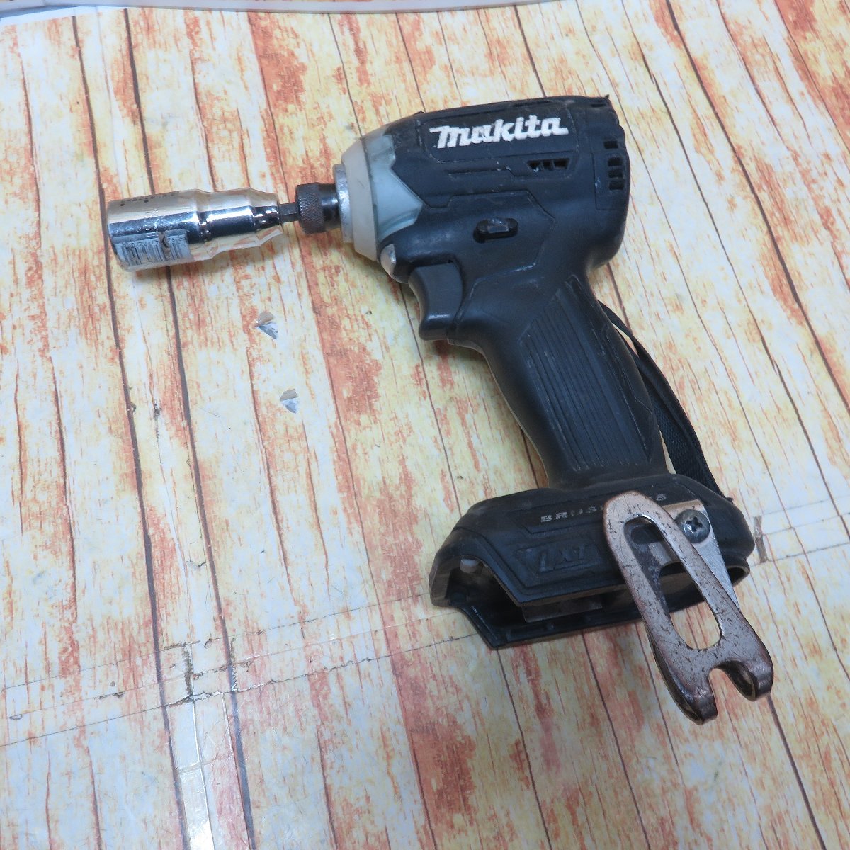 【ジャンク品】▼makita/マキタ　インパクトドライバ　14.4V×2 18V×1 TD160/TD138DZ/型式不明　格安1000円スタート♪_画像2