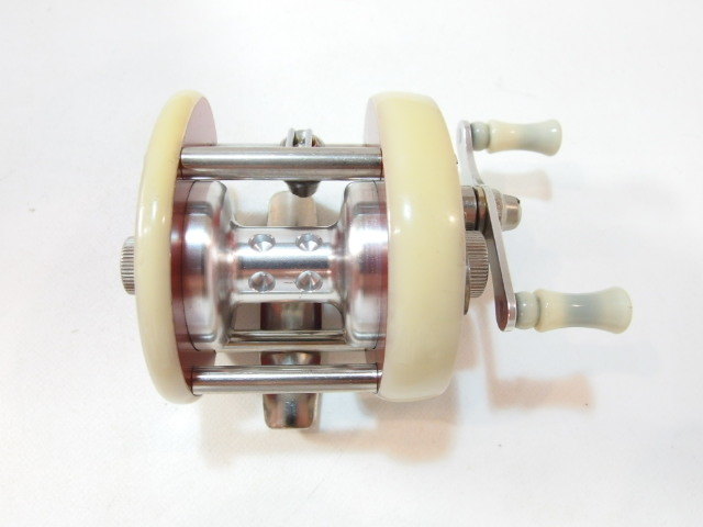 B.P.Bait BPベイト バスポンド リボルバー ES No.424 リール B.P.Bait BPベイト バスポンド リボルバー ES No.424 リール