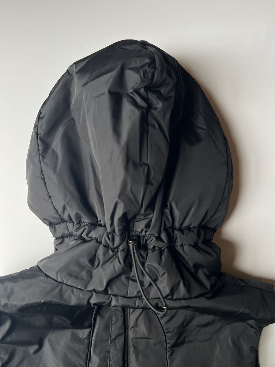 prada sport archive ベスト - トップス prada sport archive ベスト - トップス