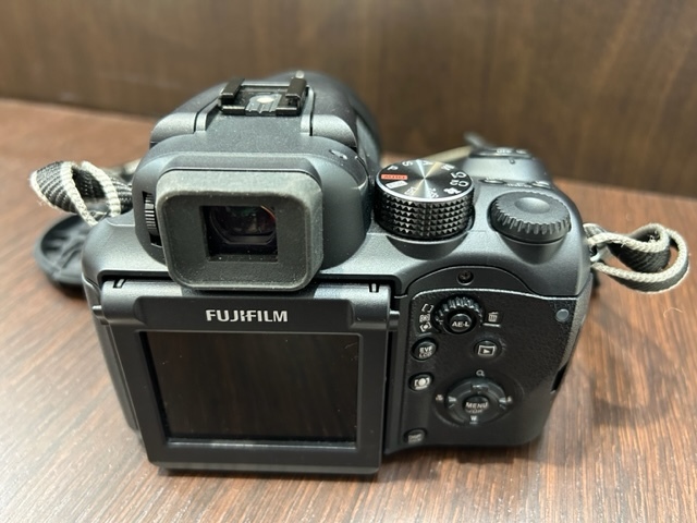 ※21688 FUJIFILM FINEPIX S100 コンパクトデジタルカメラ 電源確認OK 個人保管_画像3