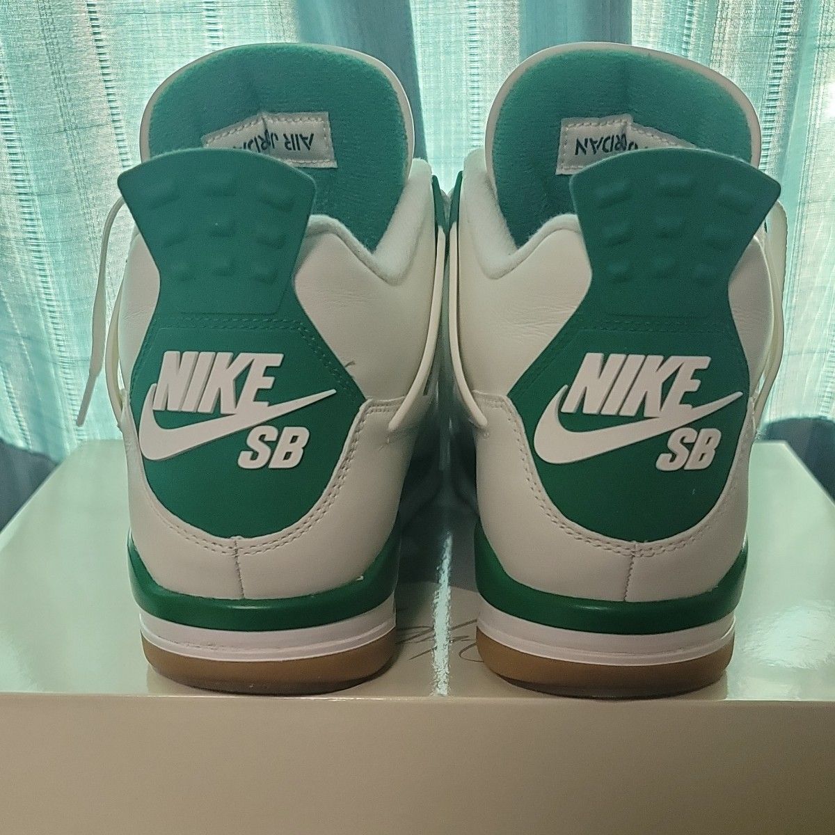 17日まで】希少美品 Nike SB × Air Jordan 4 17日まで】希少美品 Nike SB × Air Jordan 4