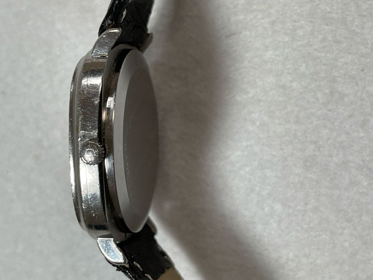 腕時計 ロンジン クォーツ 状：不動です ジャンク品 サイズ3.5cm ベルト他社 
