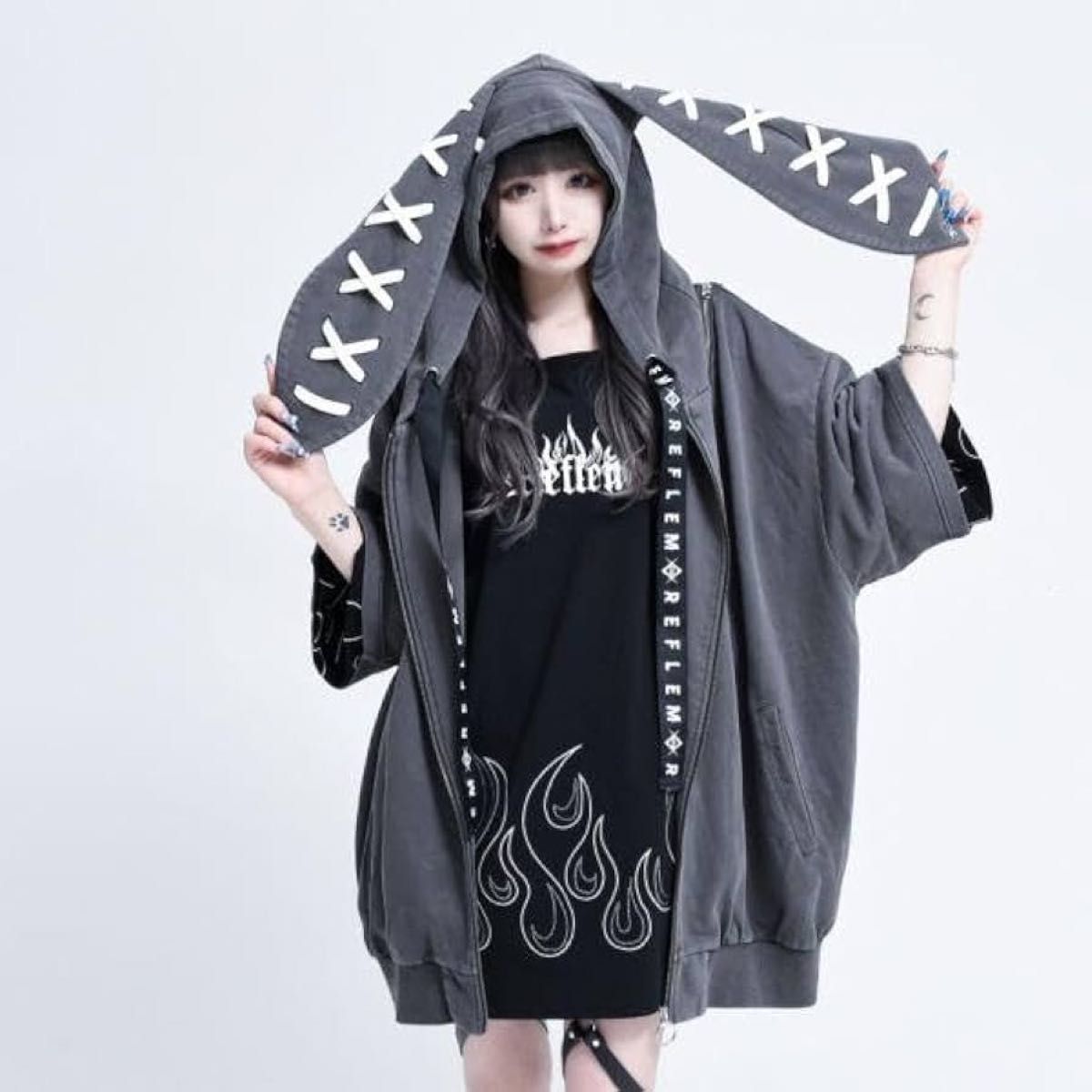 REFLEM【レフレム】レースアップうさ耳半袖ジップアップパーカー REFLEM【レフレム】レースアップうさ耳半袖ジップアップパーカー