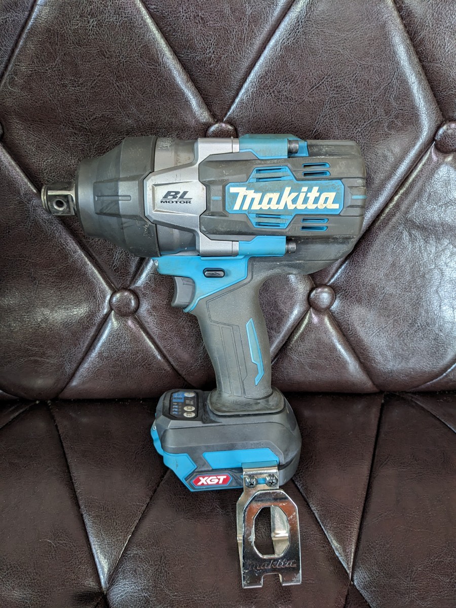 【中古品、動作確認済み】 マキタ makita　充電式インパクトレンチ　TW001G ケース付き　バッテリー無し_画像3