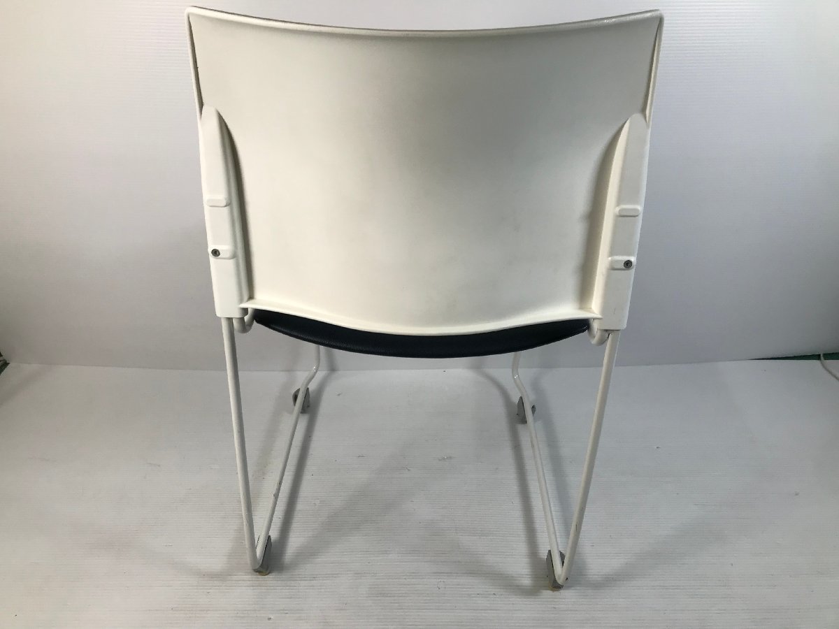 中央可鍛工業株式会社 ループスタッキングチェア ミーティングチェア JA-27 ホワイト×ダークブルー 椅子 チェア ユーズド 2の画像6