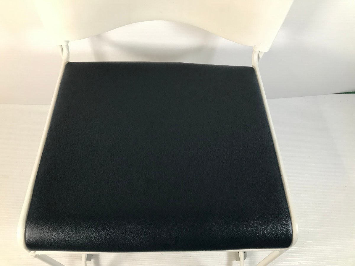 中央可鍛工業株式会社 ループスタッキングチェア ミーティングチェア JA-27 ホワイト×ダークブルー 椅子 チェア ユーズド 2の画像3