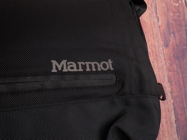 新品 Marmot マーモット USA企画 25L大容量 Metropolis メッセンジャーバッグ/ショルダーバッグ ブラック(BK) 直営店購入 25570 ラスト_画像5