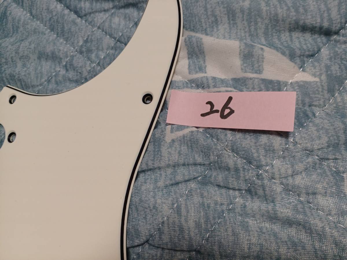 25） Fender ストラト用 日本製ピックガード パーチメントホワイト 3Ｐ 未使用 の画像3