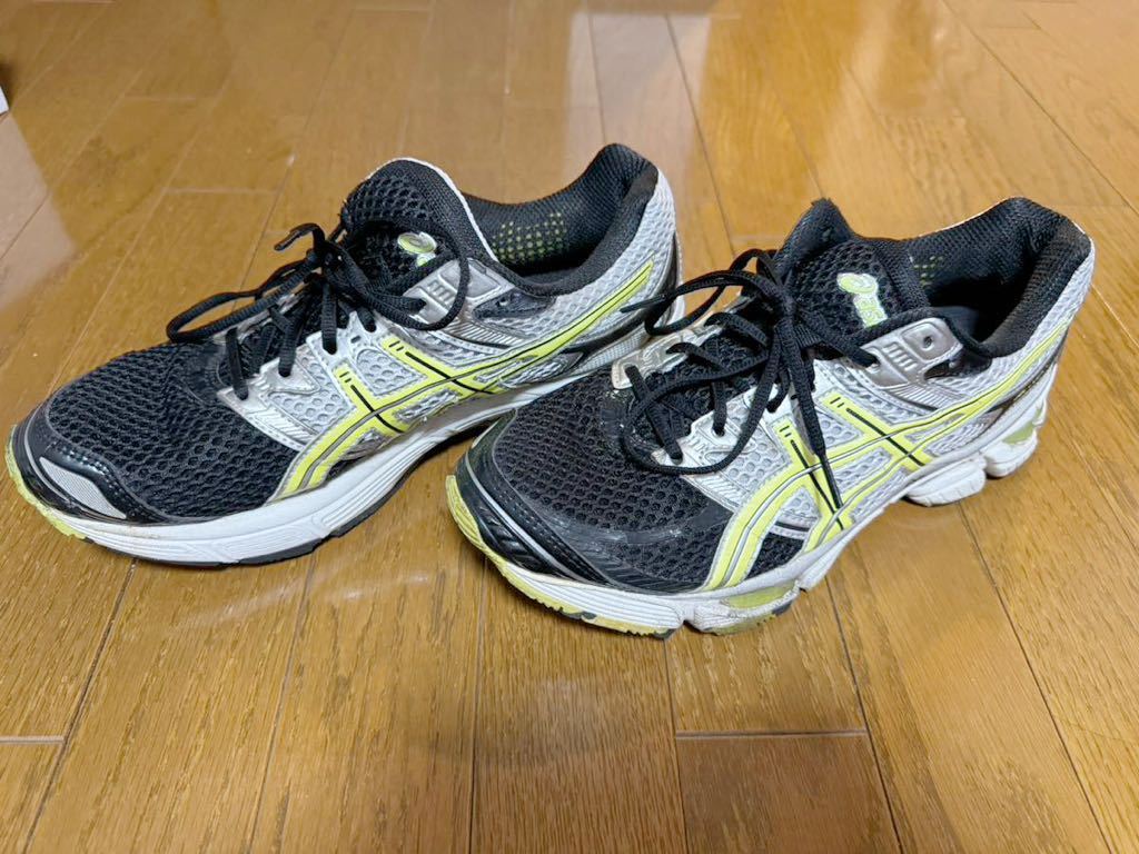 ★☆これから始める方に！ アシックス ランニングシューズ GEL−CUMULUS13 黒 シルバー US10 28cm asics ゲル キュムラス ☆★_画像1