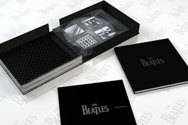 輸入盤CD CASE + BOOK：BEATLES/BOX OF VISION/UlLTIMATE SHOWCASE COLLECTION STORAGE BOX/CDは付いていません。_画像3