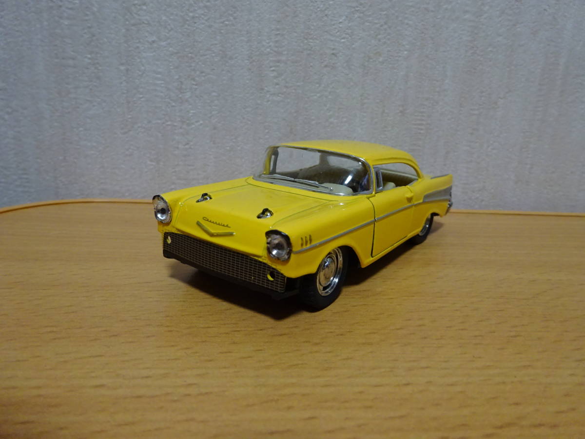 1/40 シボレー 1957年 ミニカー 中古 黄色 送料￥300 ベルエア アメ車 クラシック ジャンクの画像1