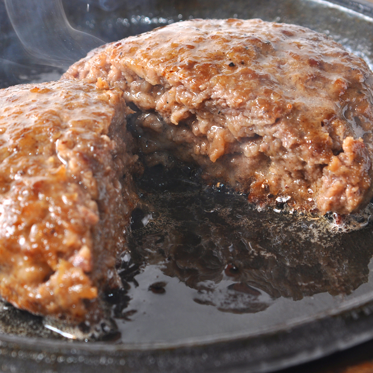 ★特選！「お肉屋さんが作る国産牛ハンバーグ」約5kg（140ｇ×30個）ジューシーで肉の旨味が抜群！ 10kgまで送料一律でお届けします！_画像1