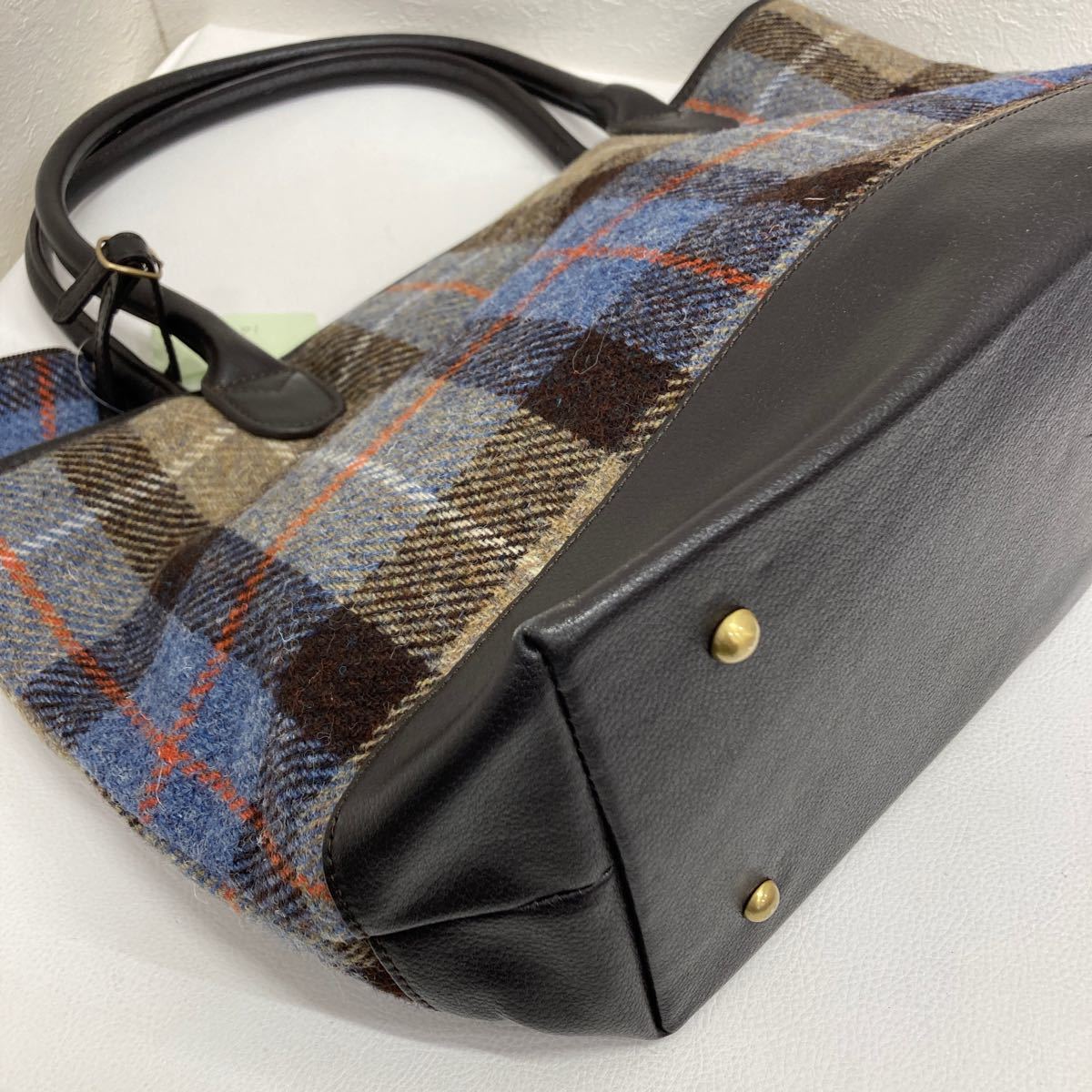 □7071　良品 HARRIS TWEED ハリスツイード 肩がけトートバック ハンドバック 大容量 ウール チェック柄 レディース ポーチ付き_画像7