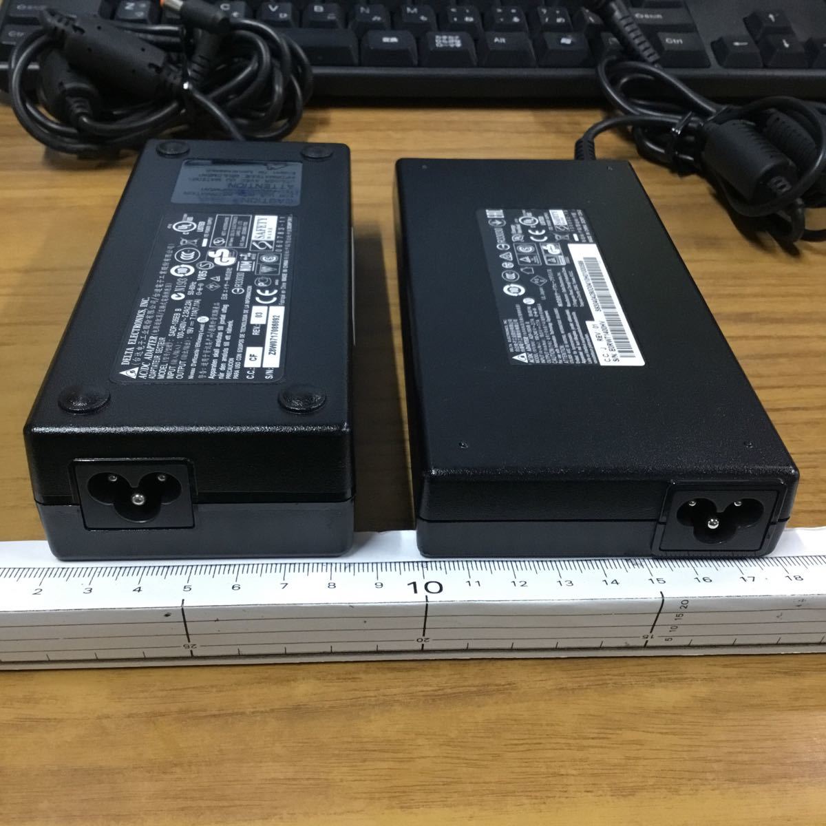 （1215OH03）送料無料/中古/DELTA デルタ/SADP-135EB B/19V/7.11A・ADP-150VB B/19.5V/7.7A/純正 ACアダプタ 2個セット_画像4