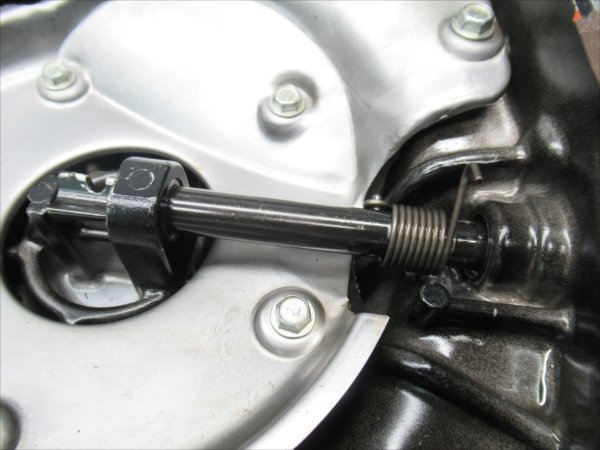 EGR4-1005-17 カワサキ ZRX400 ZR400E エンジンパーツ クラッチカバー_画像5