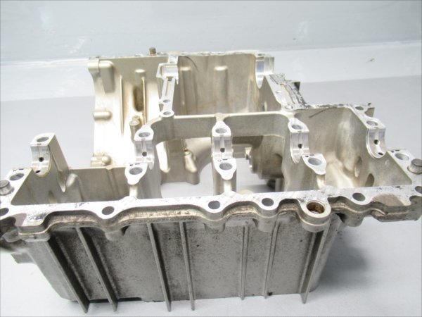 EGR4-1004-13 ホンダ ホーネット250 MC31 エンジン番号 MC14E-1503～ エンジンパーツ クランクケース 下側 ロアケース_画像7