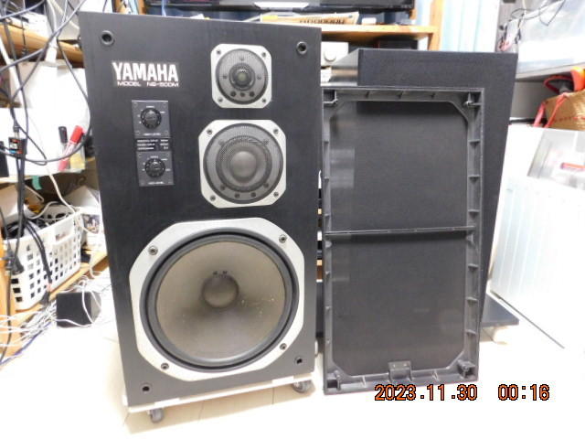 YAMAHA NS-500M スピーカー　正常動作品　美品　2本の内の②Ｒ　1本　　安全な発送のため、必ず別出品のスピーカー①と同時購入願います_画像1