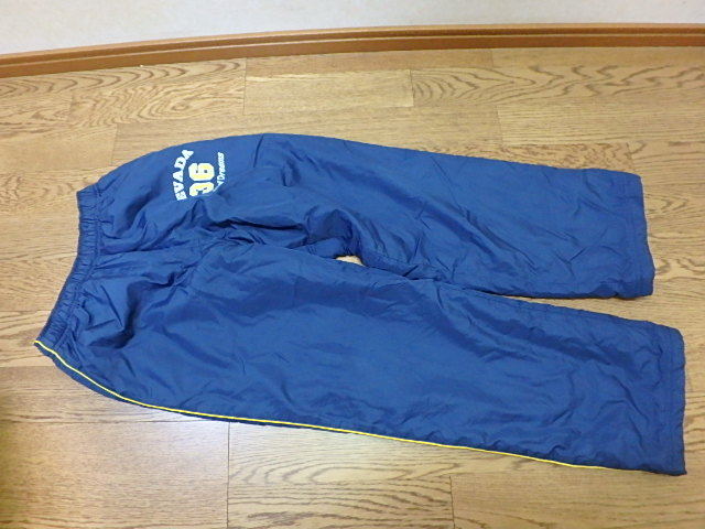 n312y　子供　長ズボン　140サイズ　男の子　ボトム　紺色　ナイロンパンツ　子供服　キッズ　中古