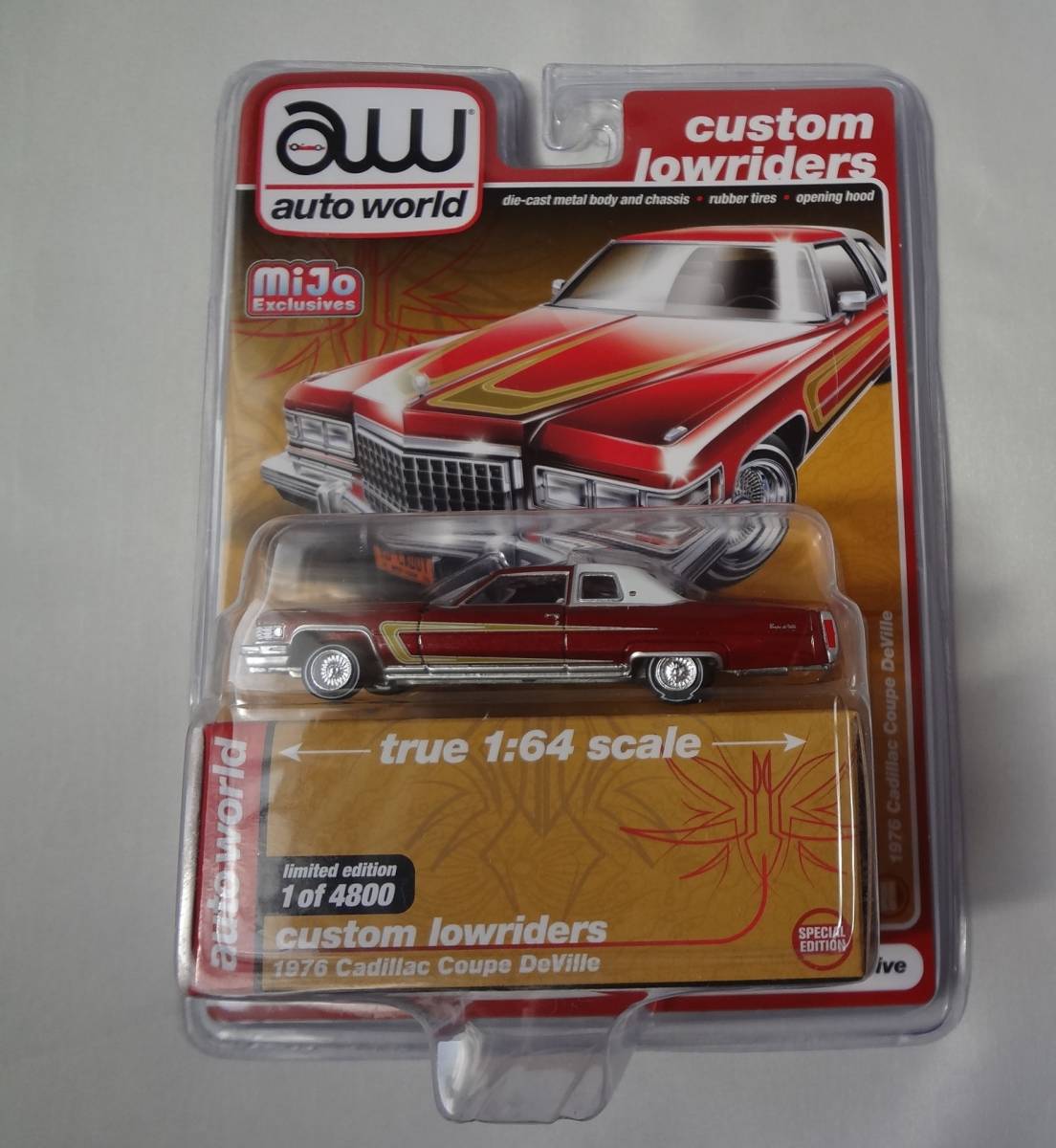 AutoWorld オートワールド 1/64 1976 Cadillac Coupe Deville キャデラック クーペデビル シルバーホイールの画像1