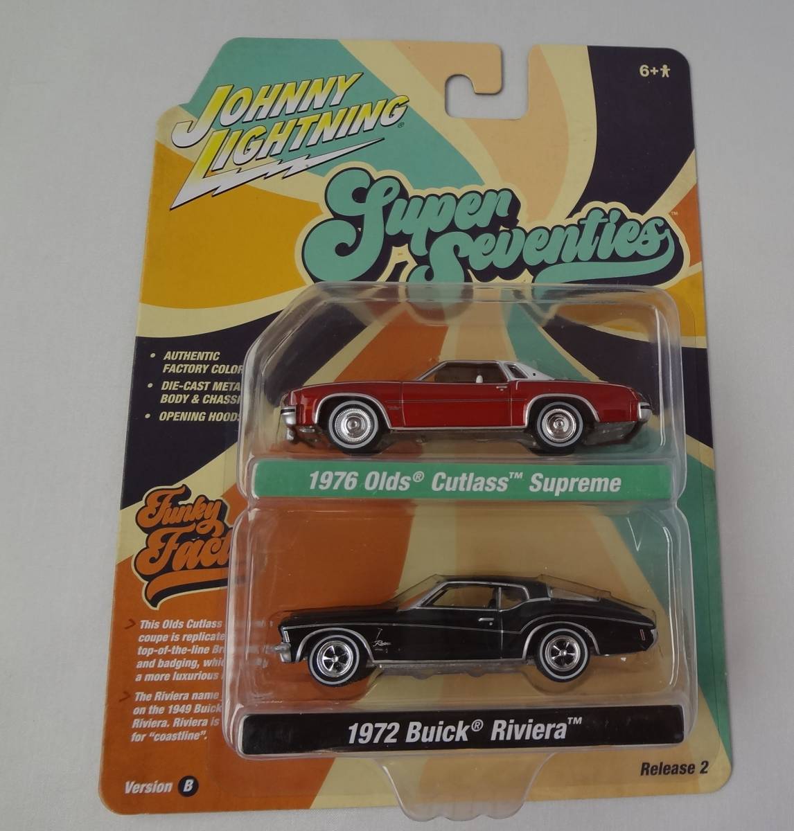 JOHNNY LIGHTNING Johnny Lightning 1/64 1976 Olds Cutlass Supreme/1972 Buick Riviera Buick super 70S 2 шт. комплект 