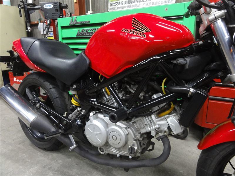 神奈川県　相模原市より　☆★　ホンダ　VTR250　足つき良好　オイル・プラグ新品　点検整備済み　★☆　ＪＲ駅徒歩８分　全国発送可_画像8